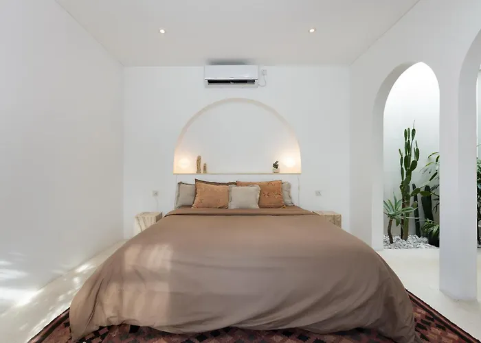 Gila - 2br With Pool & Rooftop