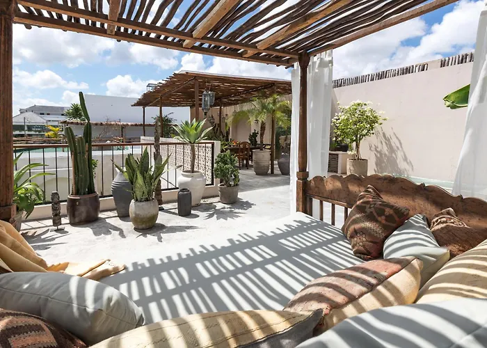 Gila - 2br With Pool & Rooftop