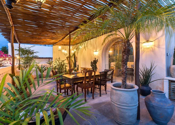 Gila - 2br With Pool & Rooftop *